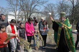 7 апреля в храме «Спорительницы хлебов» настоятель протоиерей Иоанн Канинец совершил праздничную Божественную литургию