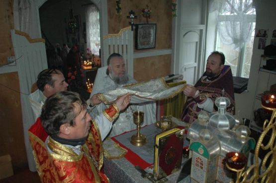 Божественная литургия в храме святой равноапостольной Марии Магдалины