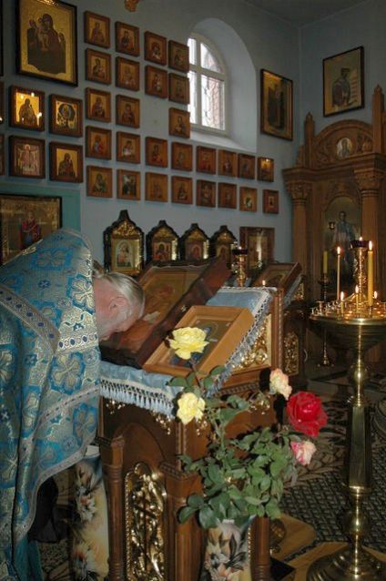 Молебен с чтением акафистов перед иконами Божией Матери «Иерусалимская» и »Калужская»