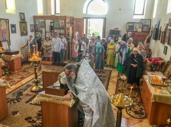 Божественная литургия в Иоанно-Предтеченском храме