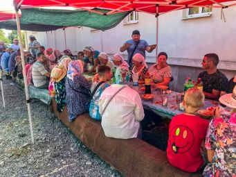 Традиционный Крестный ход из Чаплинки в Асканию-Нова