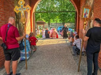 Традиционный Крестный ход из Чаплинки в Асканию-Нова