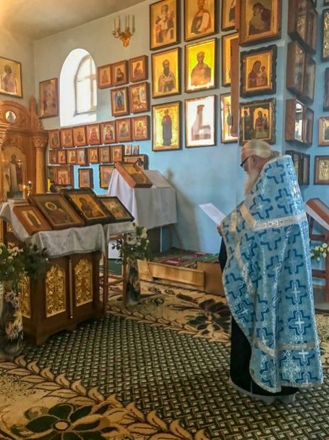 Молебен у святынь