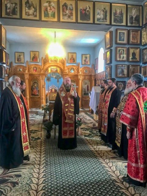 Молебное пение у частицы мощей святой блаженной Матрены