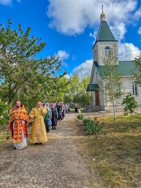 Божественная литургия в с. Надеждовка