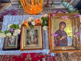 Божественная литургия в с. Надеждовка