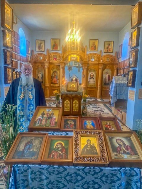 Чтение акафистов