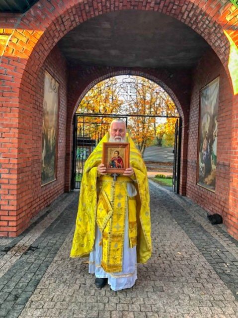 Встреча иконы святого мученика Уара с частицей его святых мощей