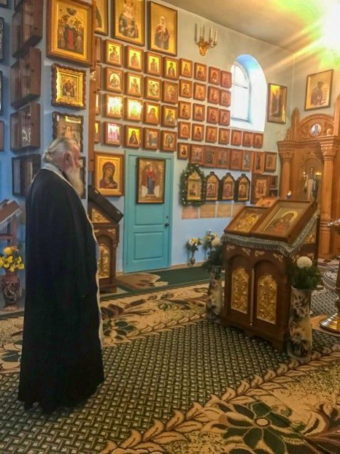 Святый Архангеле Божий Михаиле со всеми небесными силами, моли Бога о нас!