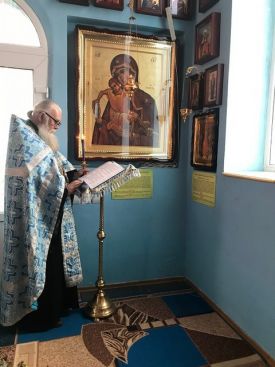 Утреня с чтением акафиста Пресвятой Богородице