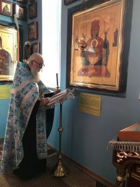 Утреня с чтением акафиста Пресвятой Богородице