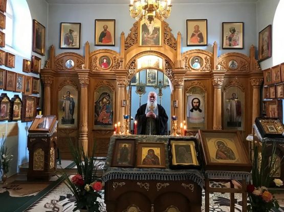Молебен с чтением акафиста Пресвятой Богородице