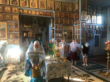 Божественная литургия в день обретения чудотворной иконы Божией Матери «Мати Молебница»