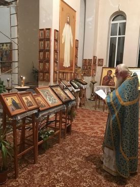 Ночная Божественная Литургия