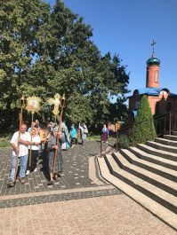 Божественная литургия в день принесения чудотворной иконы Божией Матери «Мати Молебница»