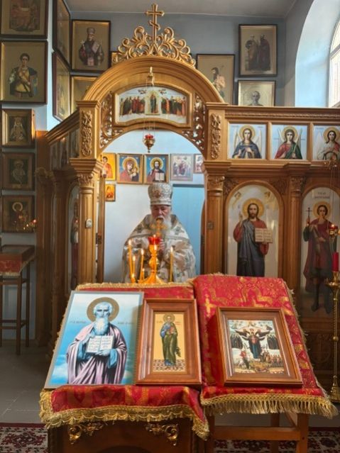Божественная Литургия в день чествования иконы Божией Матери "Азовская" и преставление апостола и евангелиста Иоанна Богослова