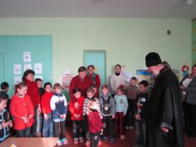 Настоятель о. Иоанн посетил школу-сад в с. Питомник