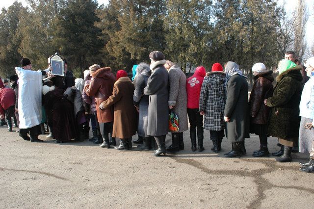 Посещение с местночтимой иконой «Мати Молебница» с.Долинское. Март 2012.