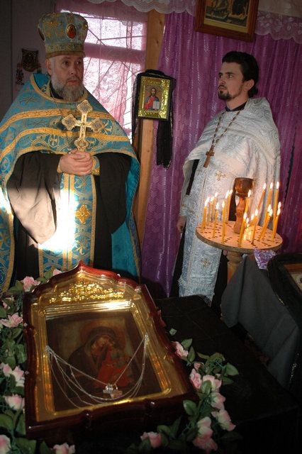 Посещение с местночтимой иконой «Мати Молебница» с.Долинское. Март 2012.