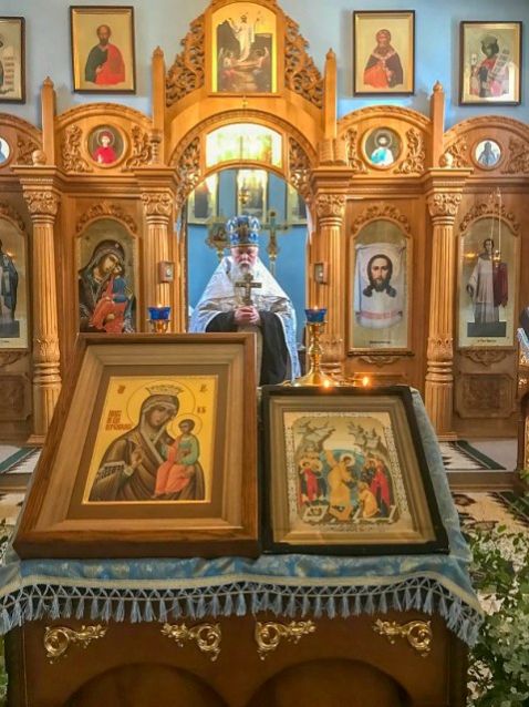 Праздник чествования иконы Божией Матери ''Разрешительница'' и день памяти преподобного Иова Почаевского