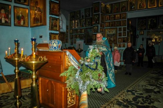 День чествования иконы Божией Матери «Мария обрете благодать у Бога» и памяти равноапостольного Наума Охридского