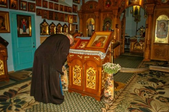 День чествования иконы Божией Матери «Иверская Монреальская» и памяти святого великомученика Стефана Дечанского