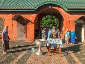Престольный праздник Божией Матери в честь Ее иконы «Мати Молебница»