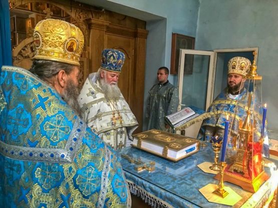 Престольный праздник Божией Матери в честь Ее иконы «Мати Молебница»