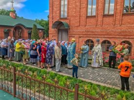Престольный праздник Божией Матери в честь Ее иконы «Мати Молебница»