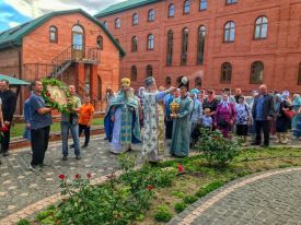 Престольный праздник Божией Матери в честь Ее иконы «Мати Молебница»