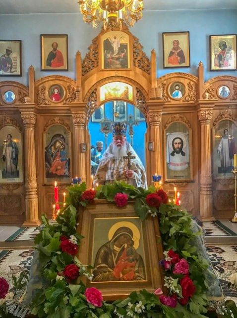 Престольный праздник Божией Матери в честь Ее иконы «Мати Молебница»