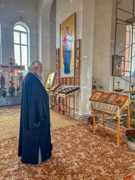 Молебен с чтением акафистов