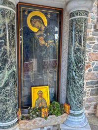 Фото к новости «Приобретение икон на Святой Горе Афон для нашего храма»