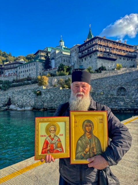 Фото к новости «Приобретение икон на Святой Горе Афон для нашего храма»