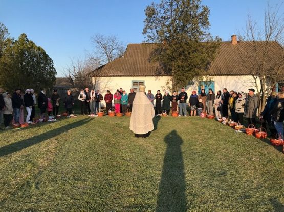 Освящение куличей и пасок на отделениях нашего поселка