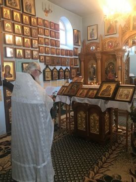 Молебен у святынь