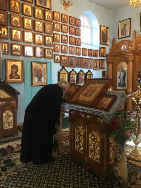 Акафист у святынь