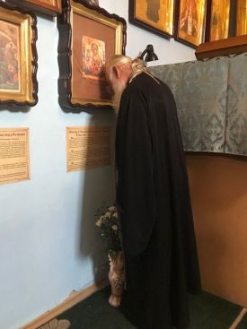 День чествования иконы Божией Матери «Троеручица»