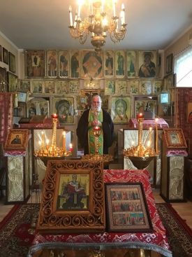 Молебное пение у святынь