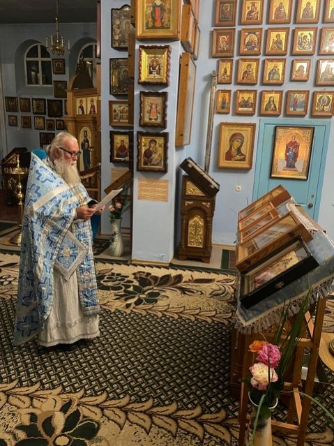 Ночная Божественная Литургия