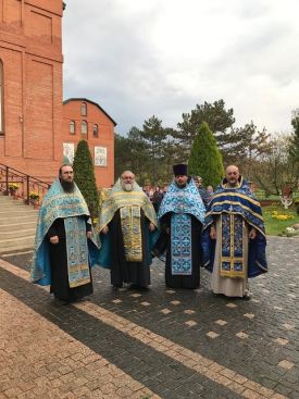 День чествования Иверской иконы Божией Матери